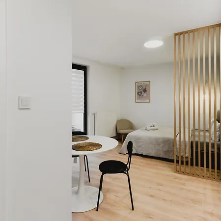 Urban Chic - Center - Luxury - Towarowaab Street 公寓 *