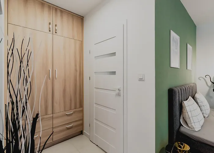 Urban Chic - Center - Luxury - Towarowaab Street Varsó